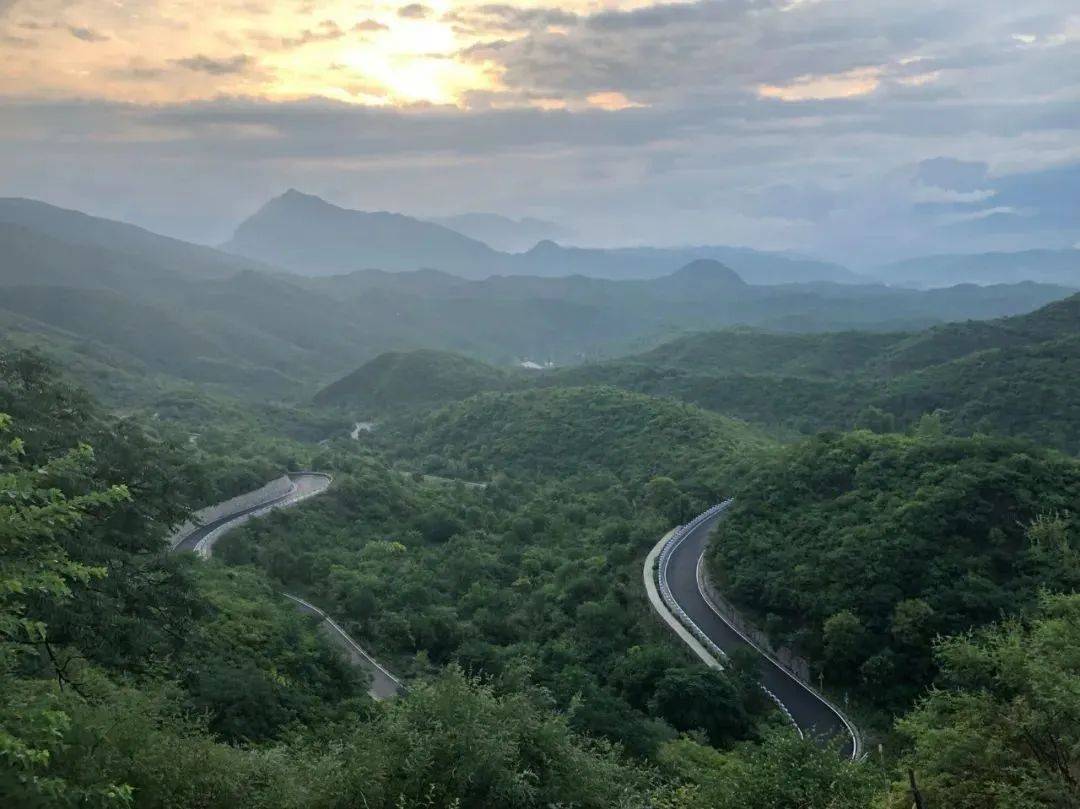 门头沟挂壁公路封路啦图片