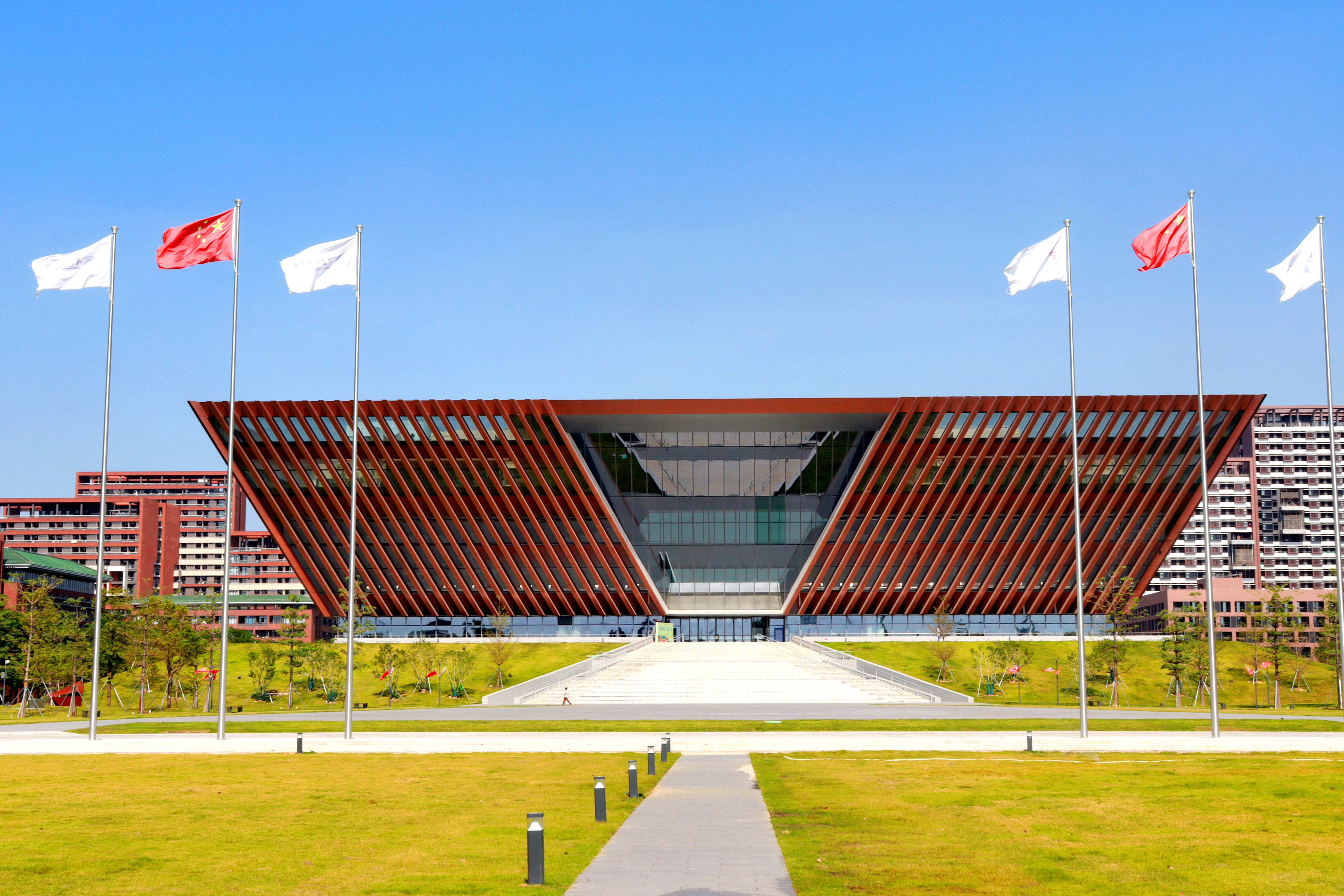 粤高校发布年度阅读报告,大学生"最爱"路遥,东野圭吾作品