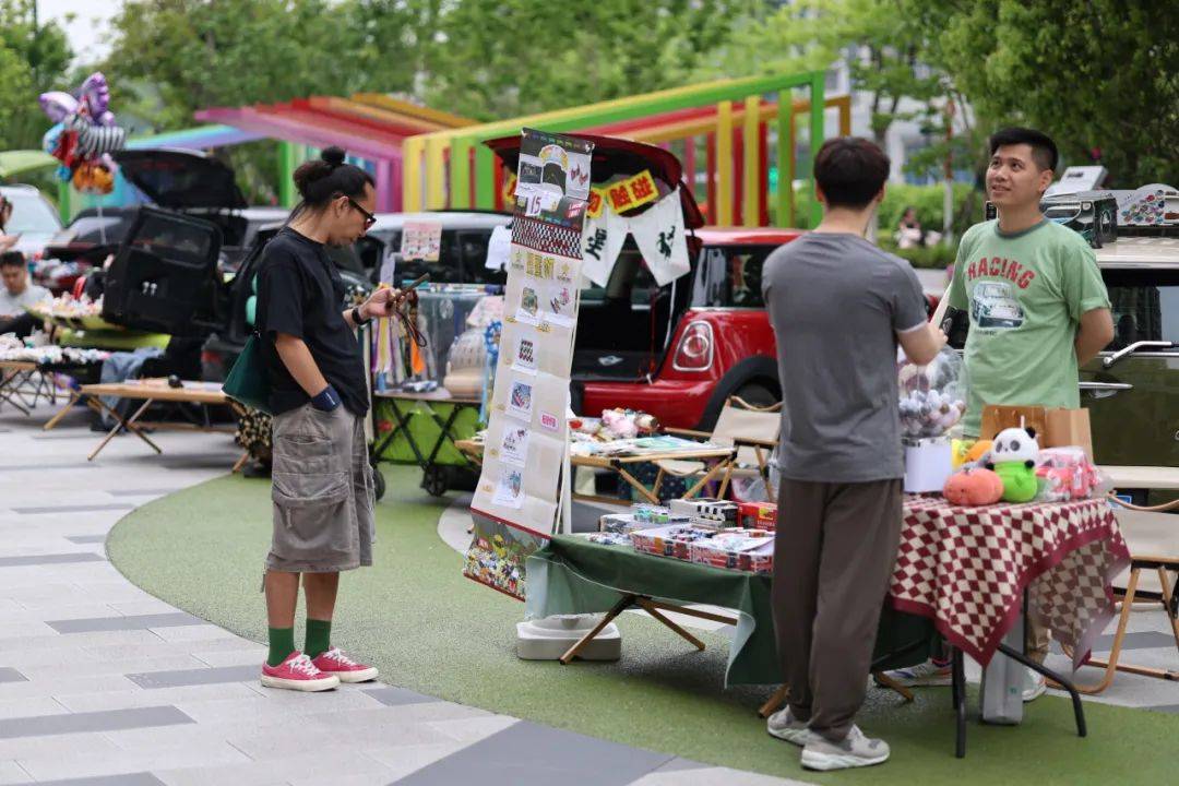 青年共富 | 西兴这场后备箱市集火爆出圈~_社区_摊位