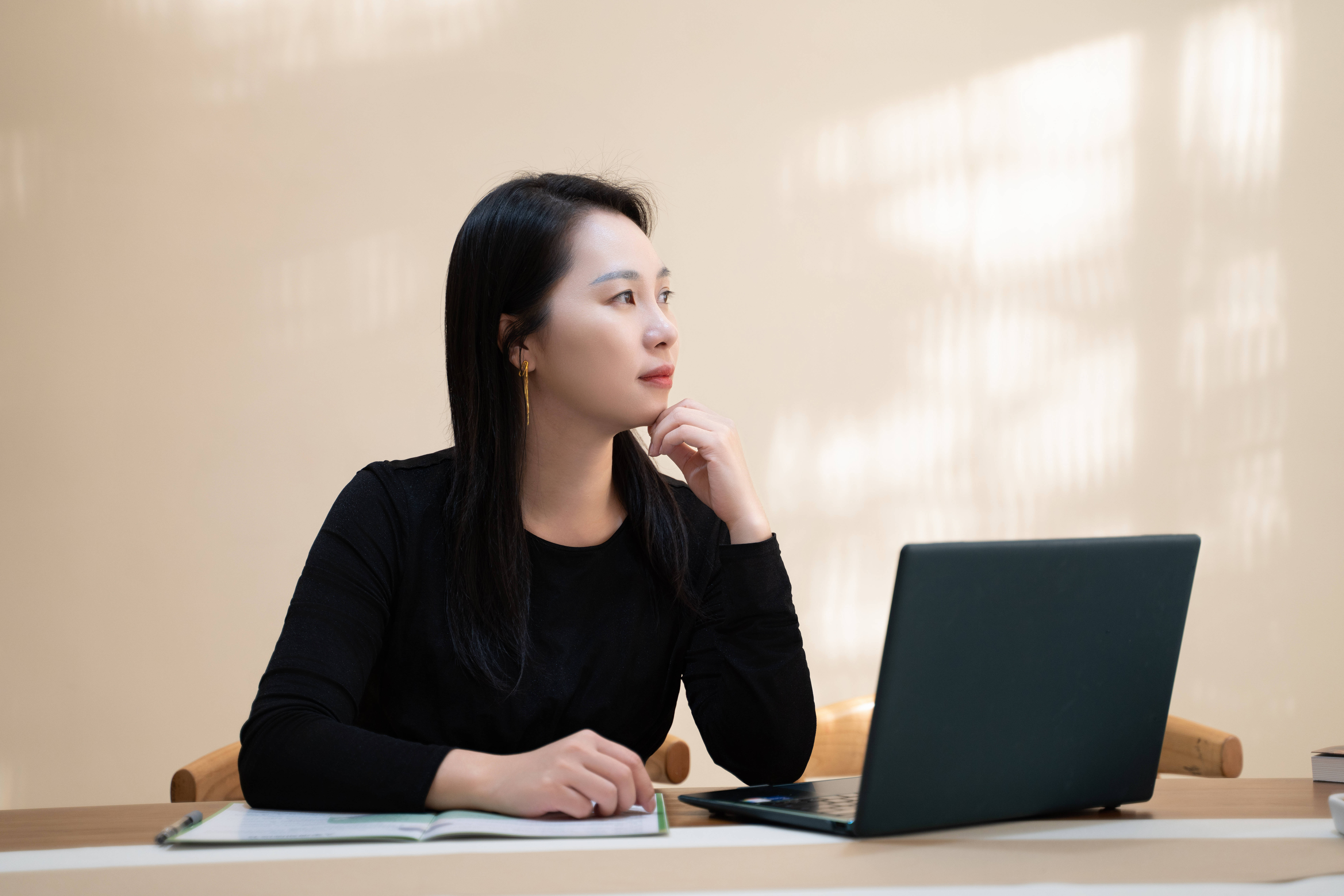 【为奋斗者⑮】对话冯舒然:勇于打破舒适圈开发"智慧课堂",守护教育