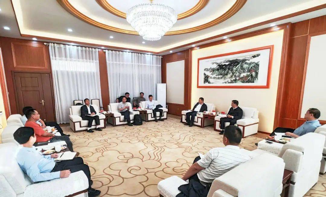 市长杨承新,中国地质调查局成都地质调查中心党委副书记,主任李军出席