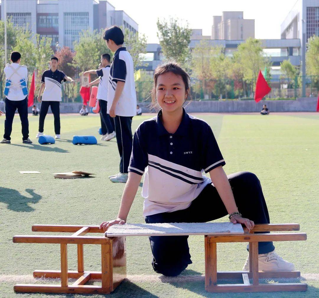 强体铸魂担使命,团结奋进谱新章 ---沙湾一中隆重举办第四十三届春季