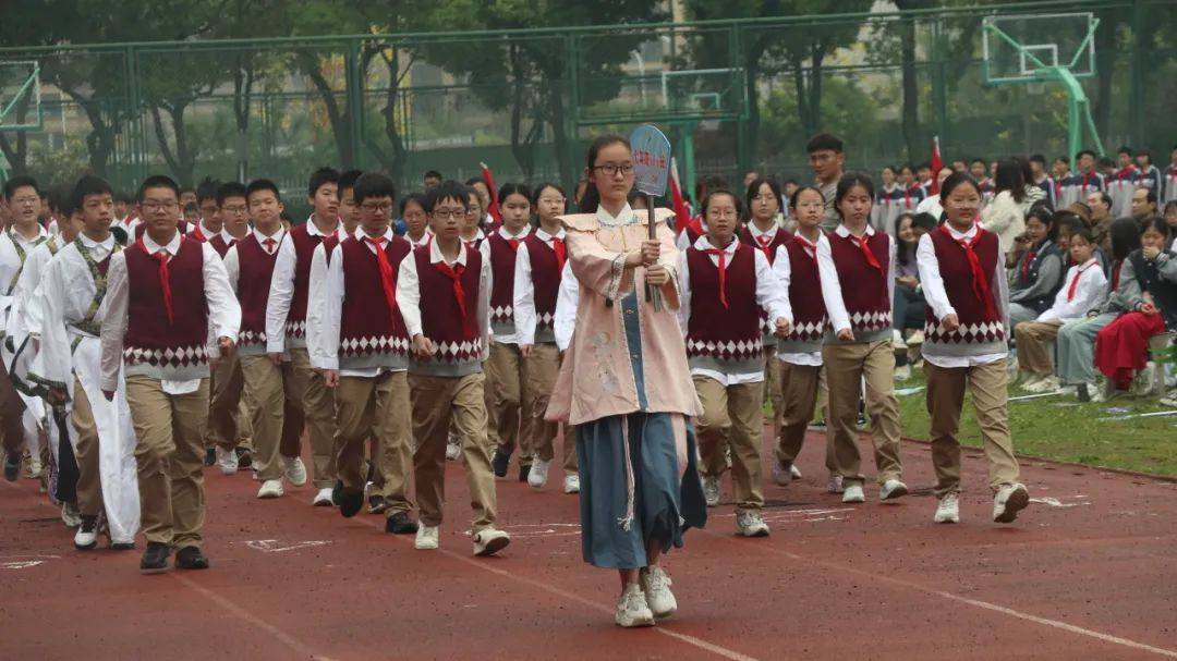 "诗韵承千年 运动展风采"——记凤翔实验学校春季田径