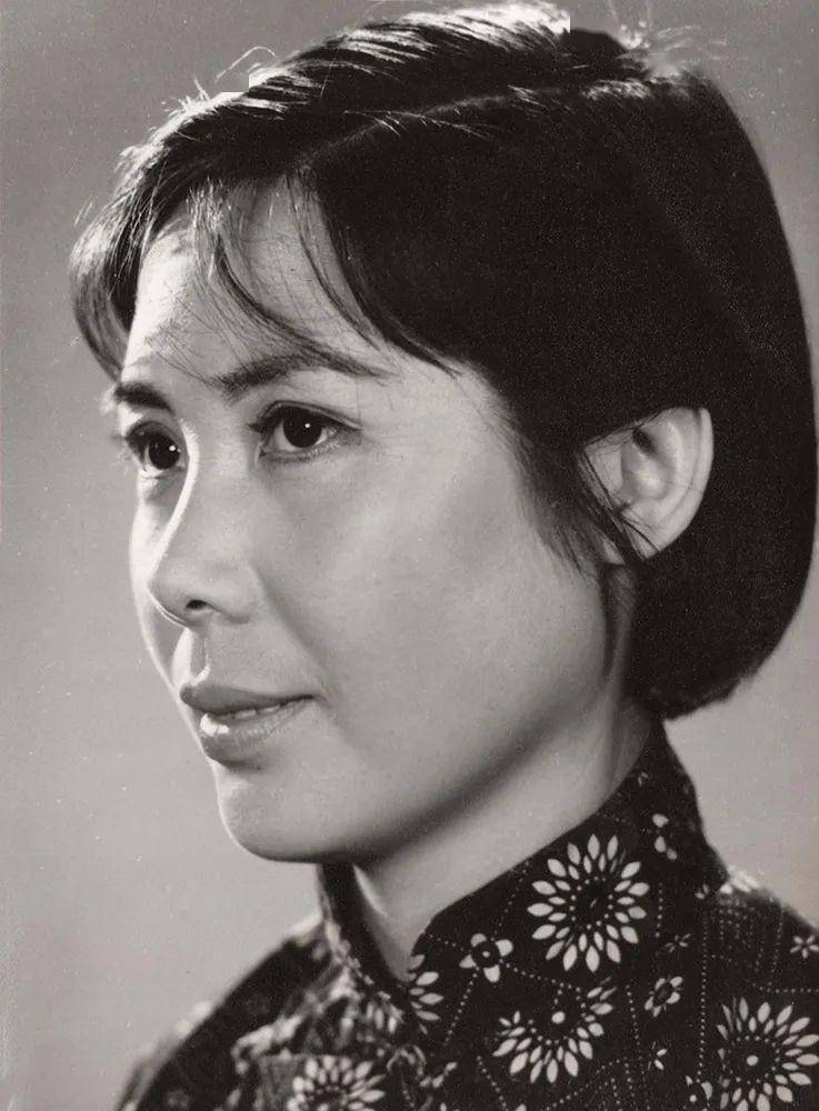 "客死他乡"的7位明星,有天王天后,还有一级演员,多位引争议