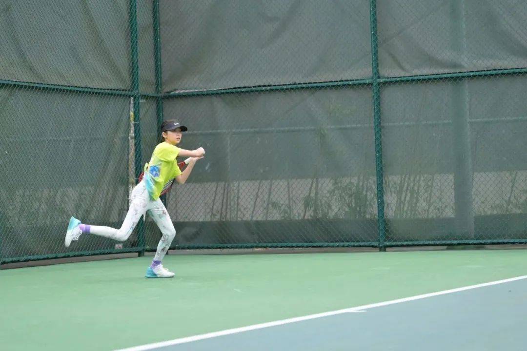 遵义站在遵义市奥体中心训练馆和遵义市体育运动学校网球场火热开赛