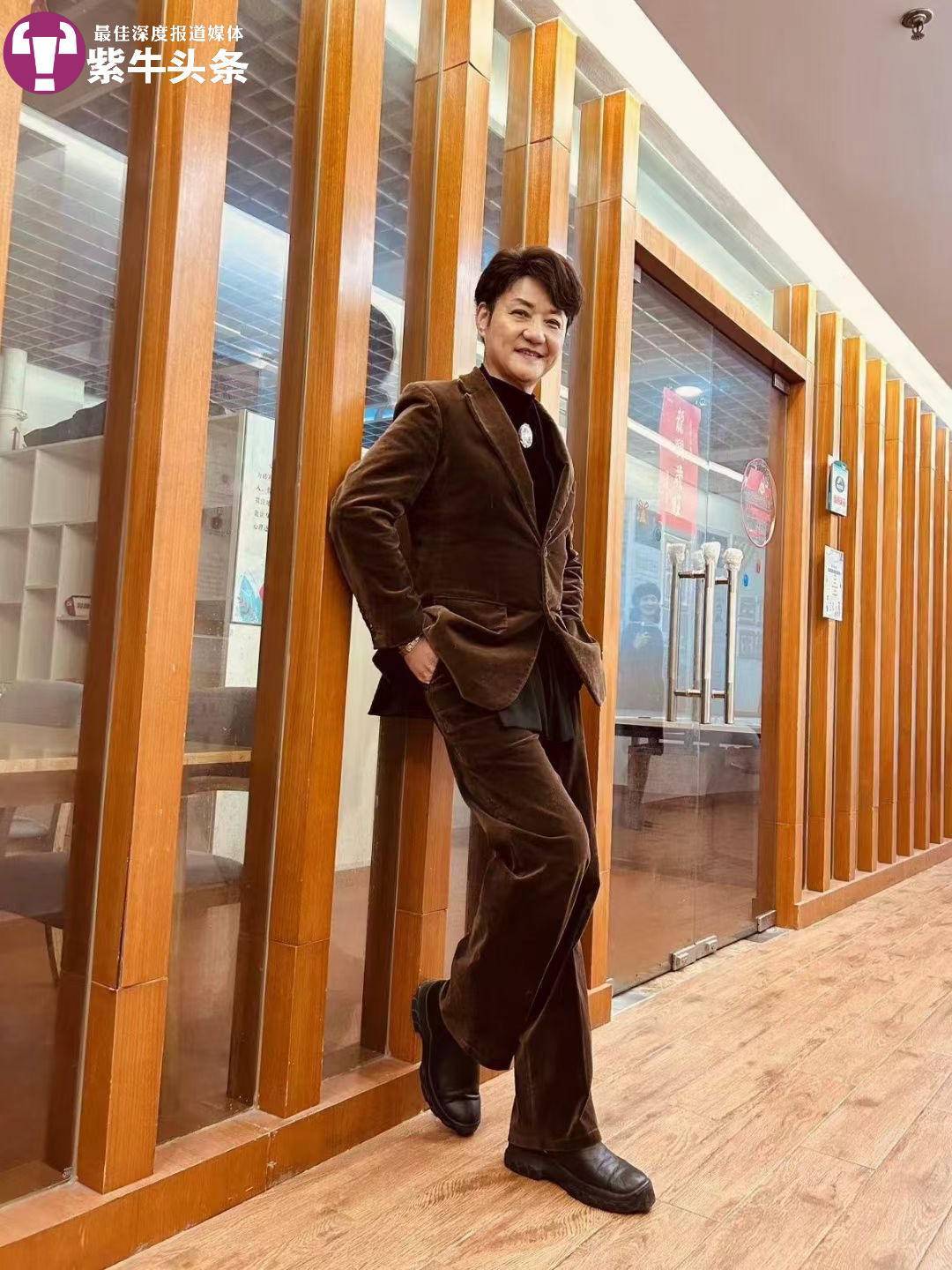 我74岁了!冻龄摩登爷爷又火了!