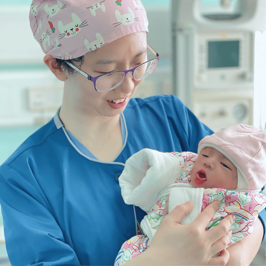 【国际助产士日】北京妇产医院产房里的“小花帽”