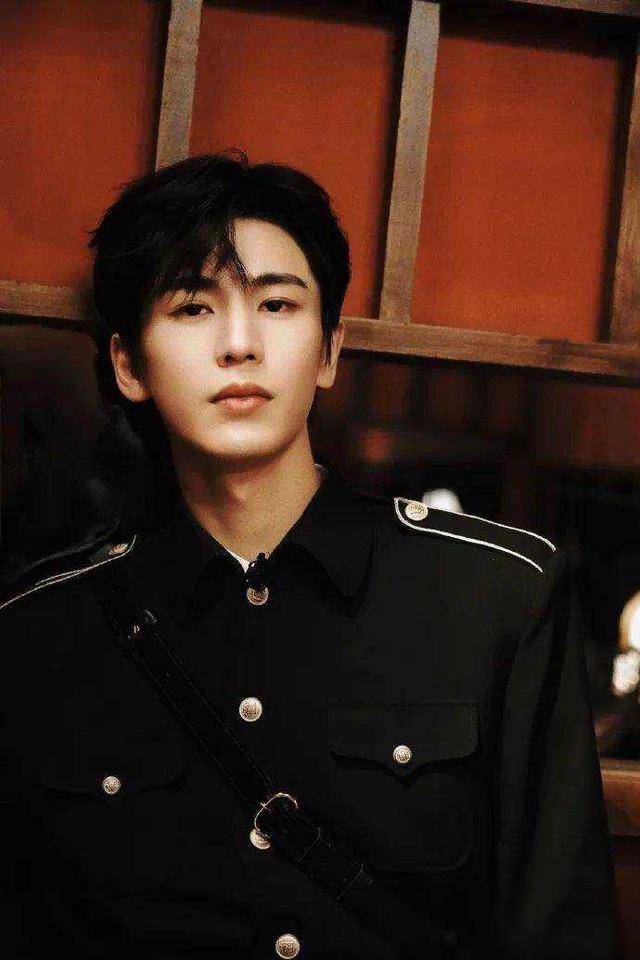 白敬亭劈腿了?张凌赫富婆瓜?赵露思讨好高层?于正碰瓷