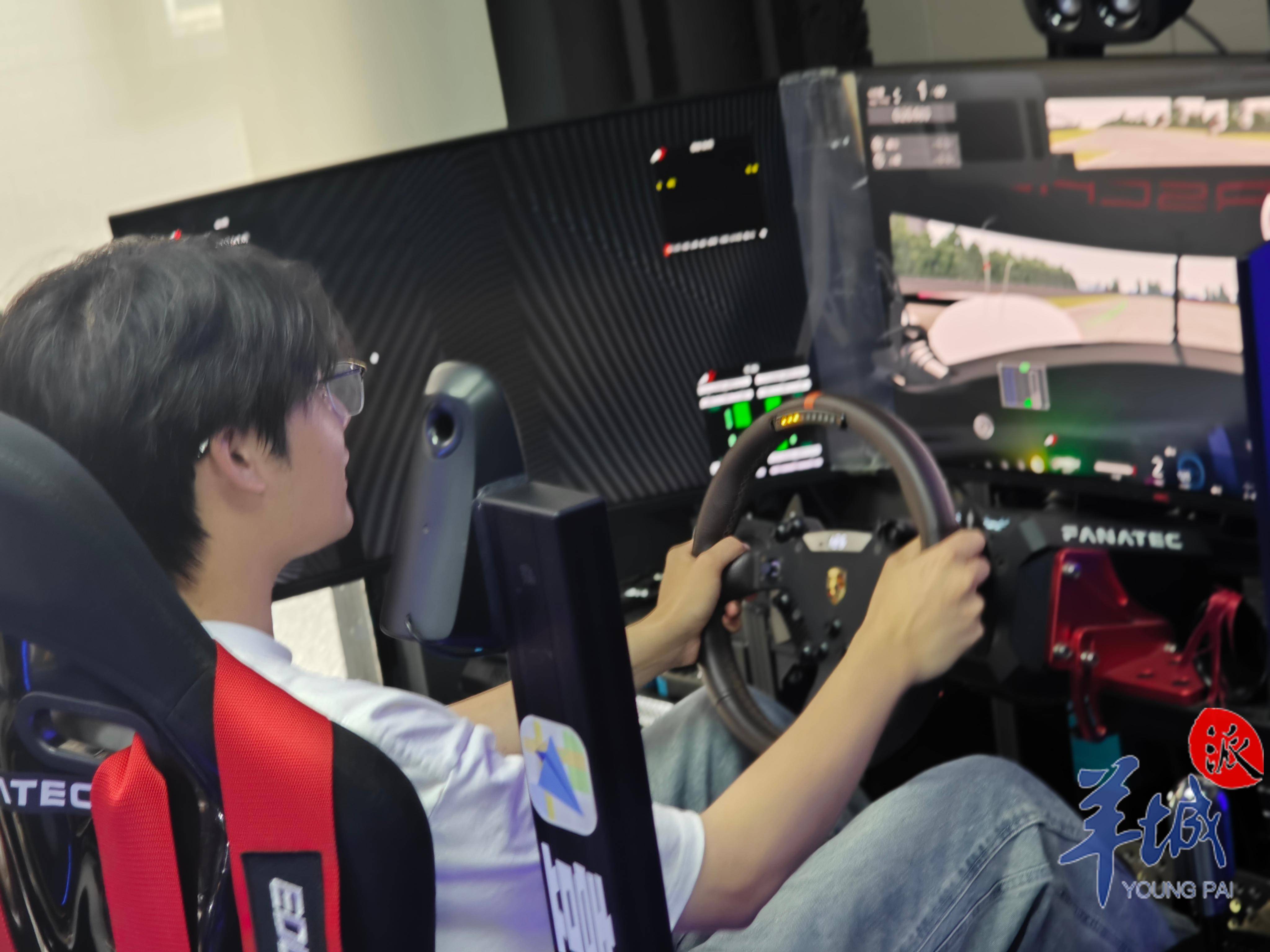 【视频】探宝girls|一日"赛车手"体验!极速狂飙上演速度与激情