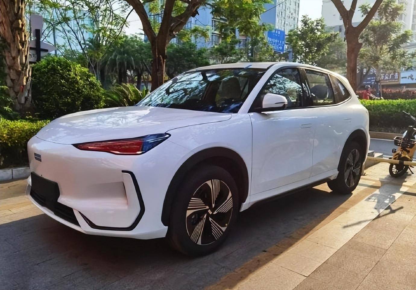 吉利银河e5今晚登场 目标比亚迪元plus_搜狐汽车_搜狐