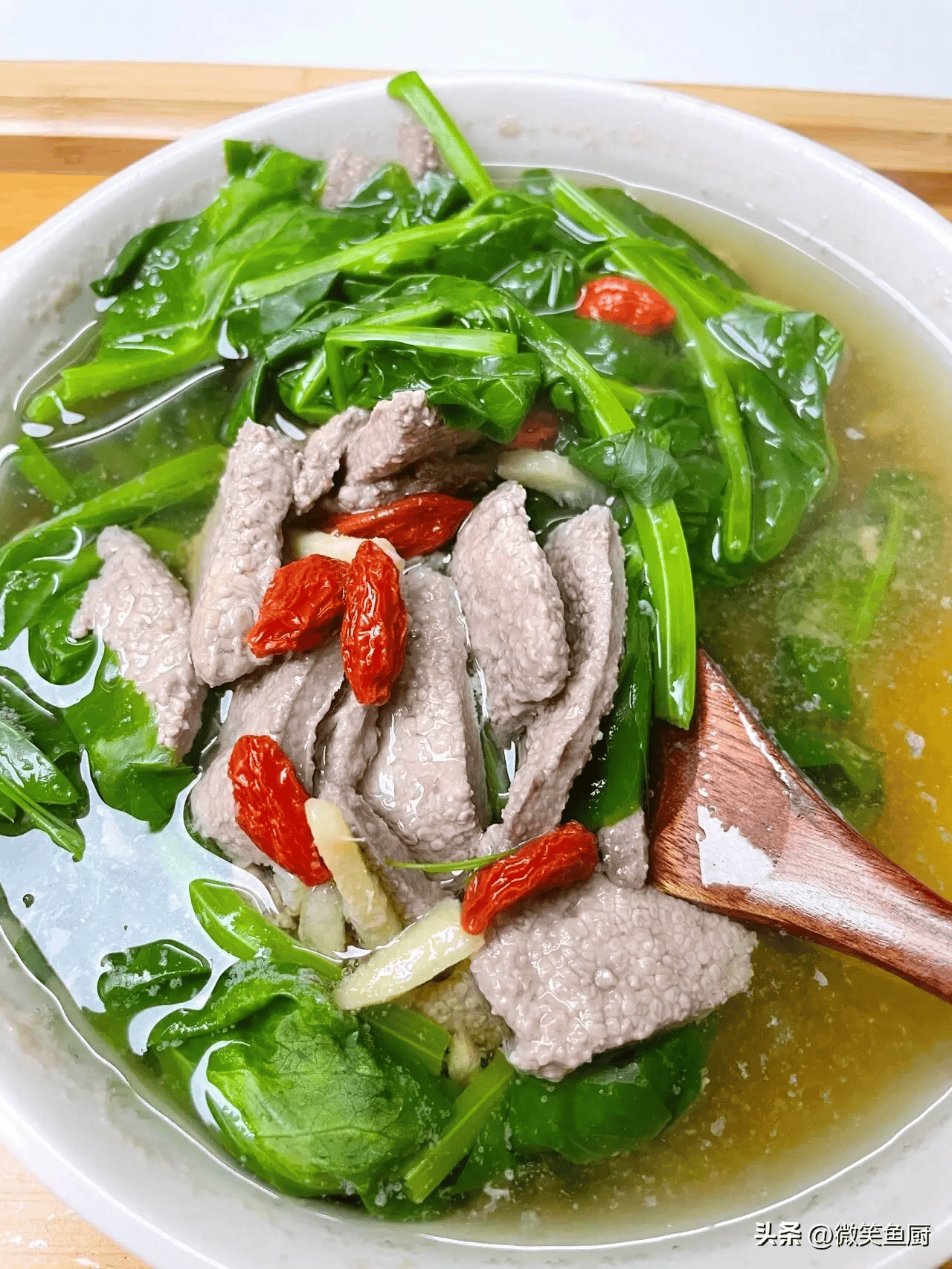 3,莲藕花生汤!2,金钱草排骨汤!