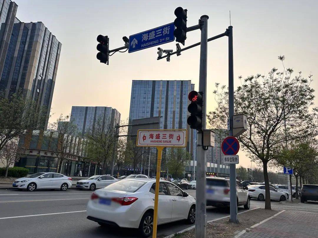 如何改善 北京这个小区周边占道停车多年如一日