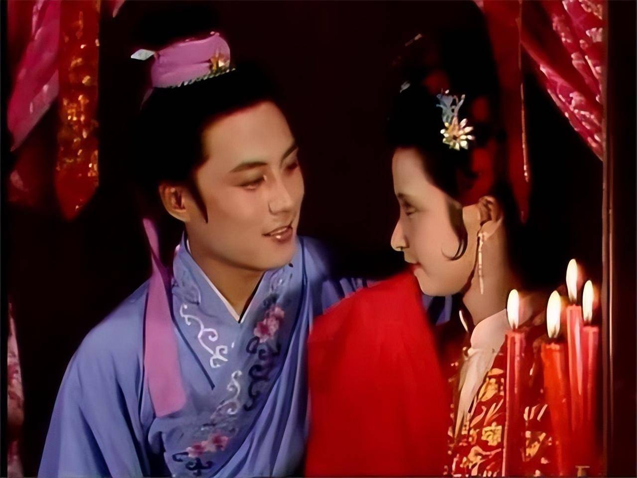 再读红楼梦:终于明白贾琏和鲍二家的幽会为什么云收雨止还不走