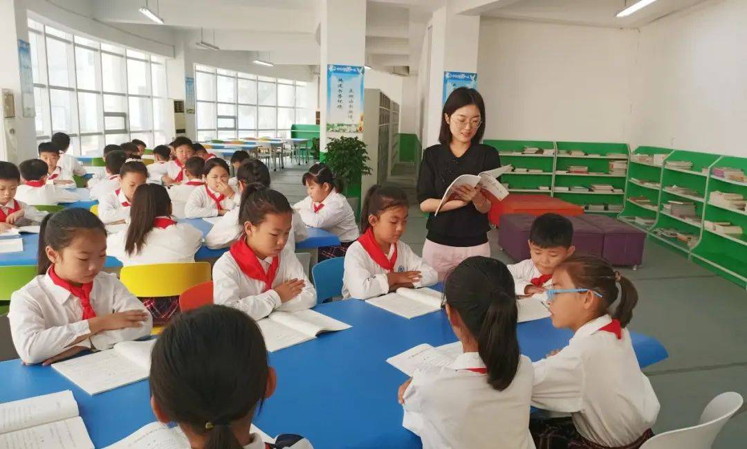滑县锦和街道英民小学:校园无处不书香