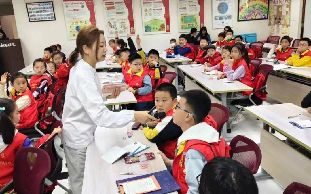 探索乳酸菌,健康每一天——5.4参观"养乐多"工厂活动