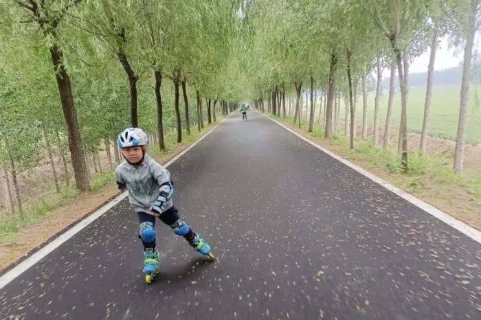 【山东滨州】邹平市举办半程轮滑马拉松活动