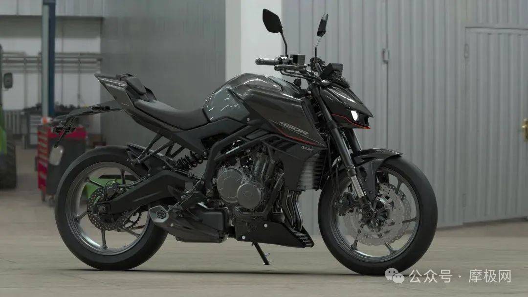 凯越没有采用很多车友喜欢的圆灯设计,新车的大灯跟川崎大蟒蛇z1000从