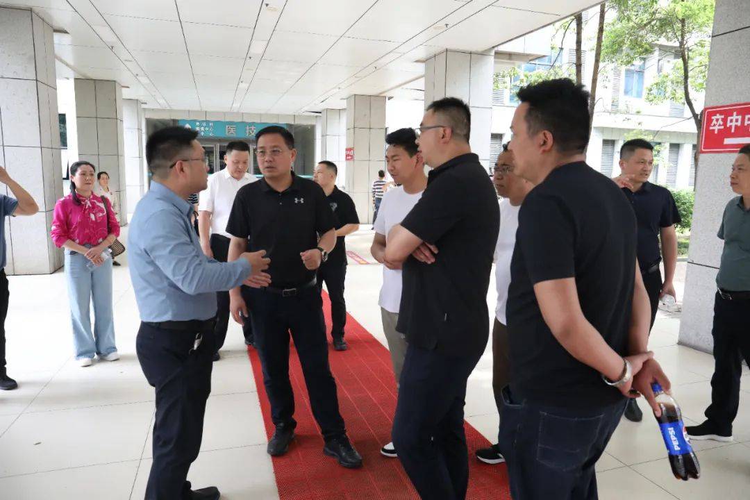 西藏扎囊县考察团一行来我院考察交流