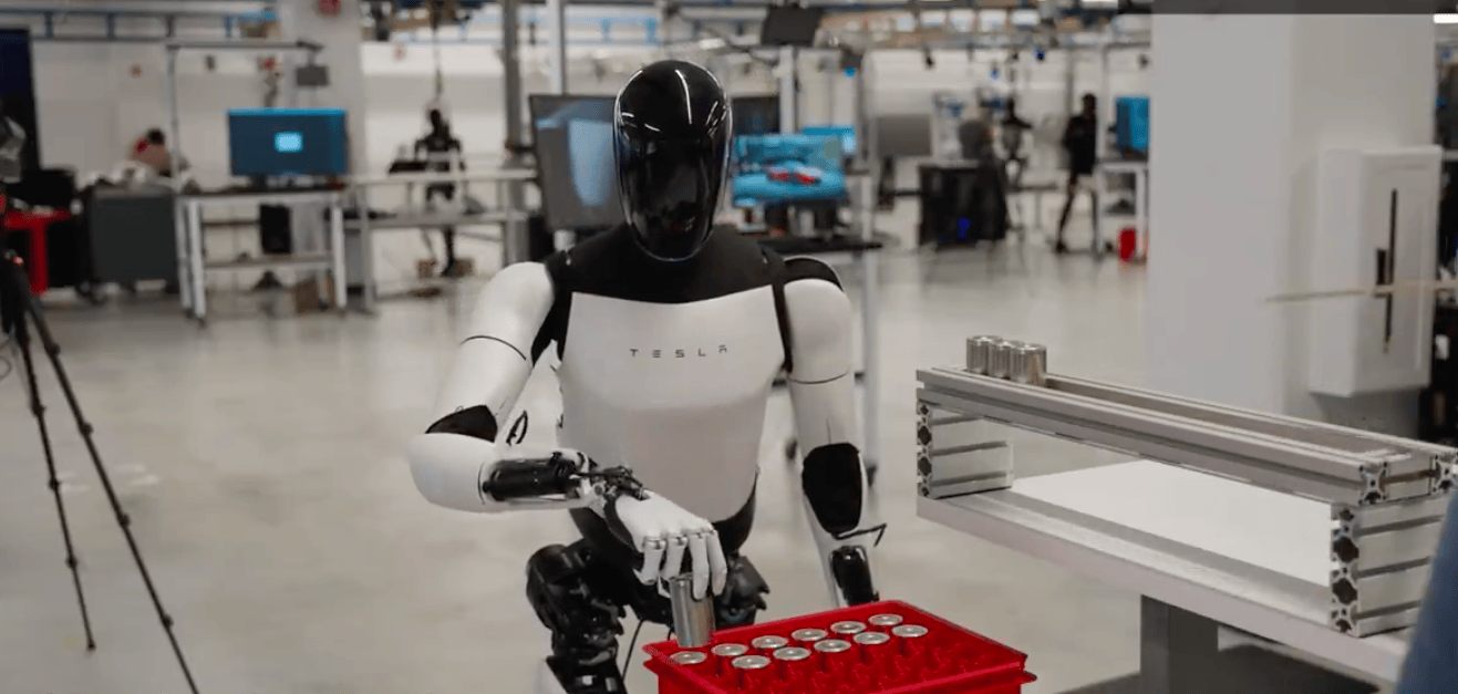 "进厂打工"的机器人,即将发布的robotaxi,藏着特斯拉的野心与危机