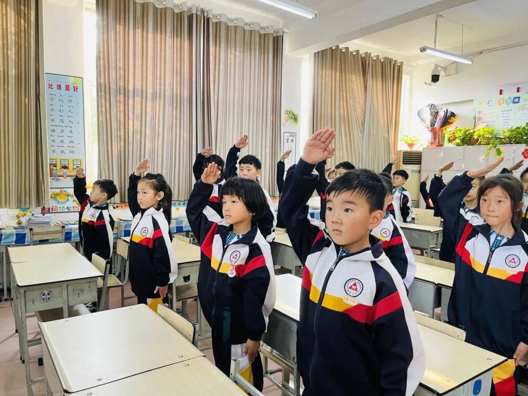 星星火炬,代代相传——永威小学一年级少先队入队前教育活动