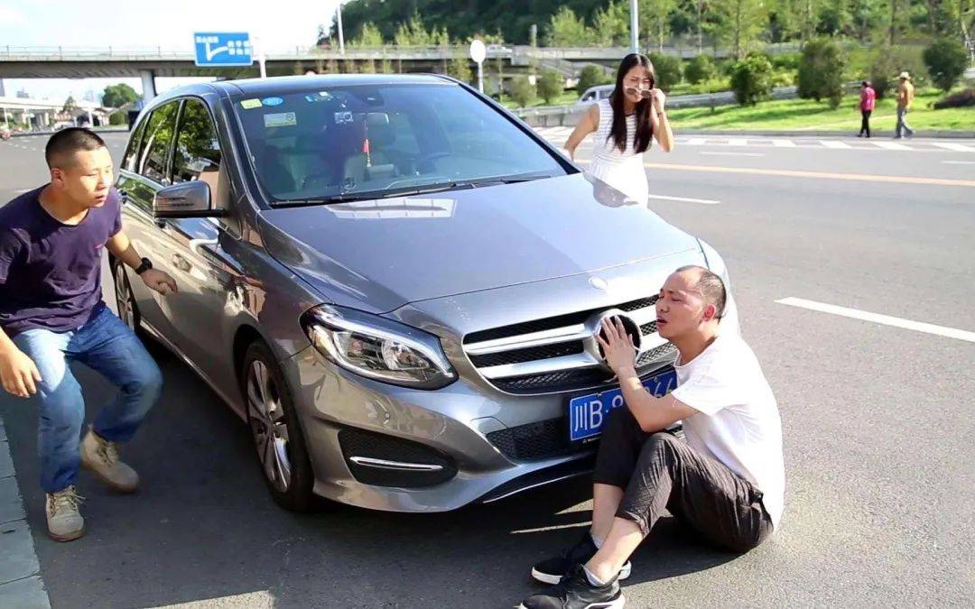 如果你气上头,开车故意将碰瓷者撞死了怎么办?需要负法律责任么?