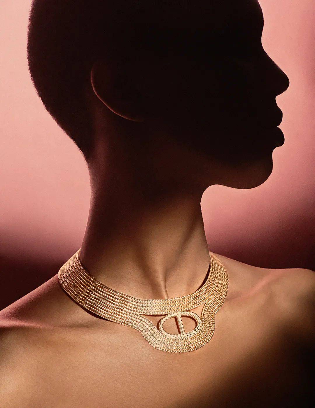 2024 met gala"时间花园"主题红毯精彩纷呈,爱马仕呈现cha06ne d