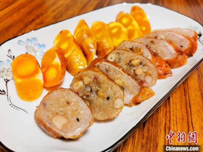 广东台山猪肠菜式乡味浓 越“惹味”越受宠