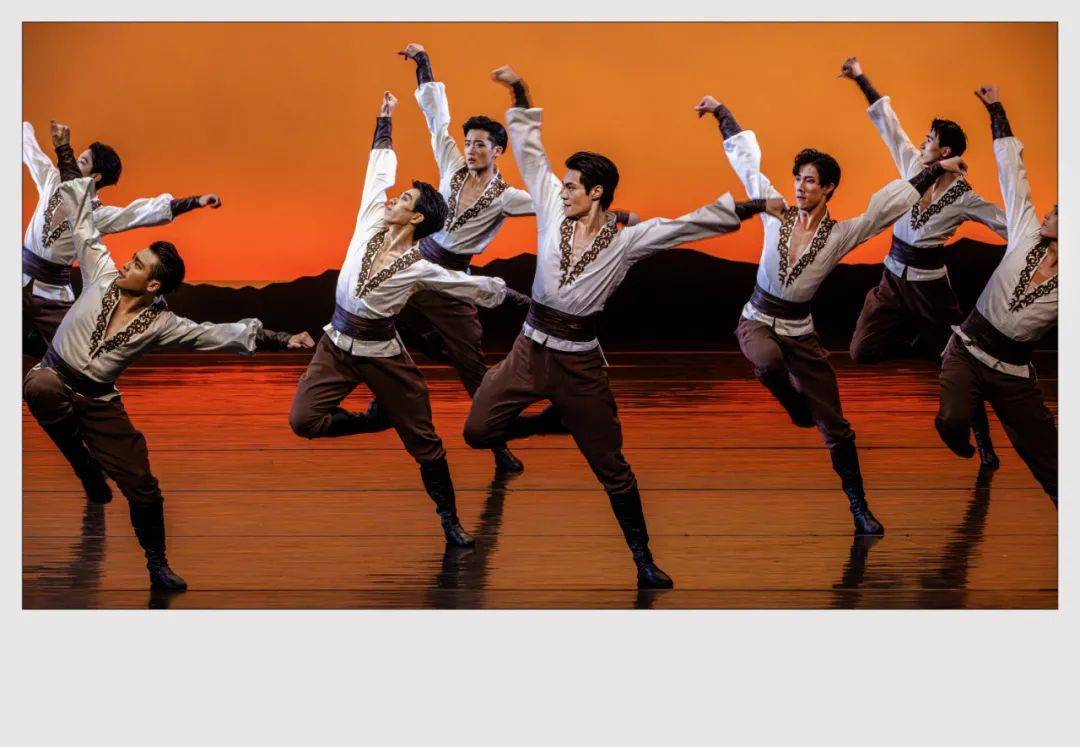 旷野里的歌_中央芭蕾舞团_火车_英语