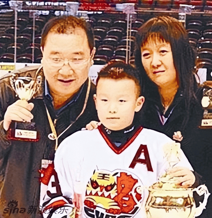 英达:拒认儿子巴图20年,晚年态度翻转,是藏私心,还是真后悔?