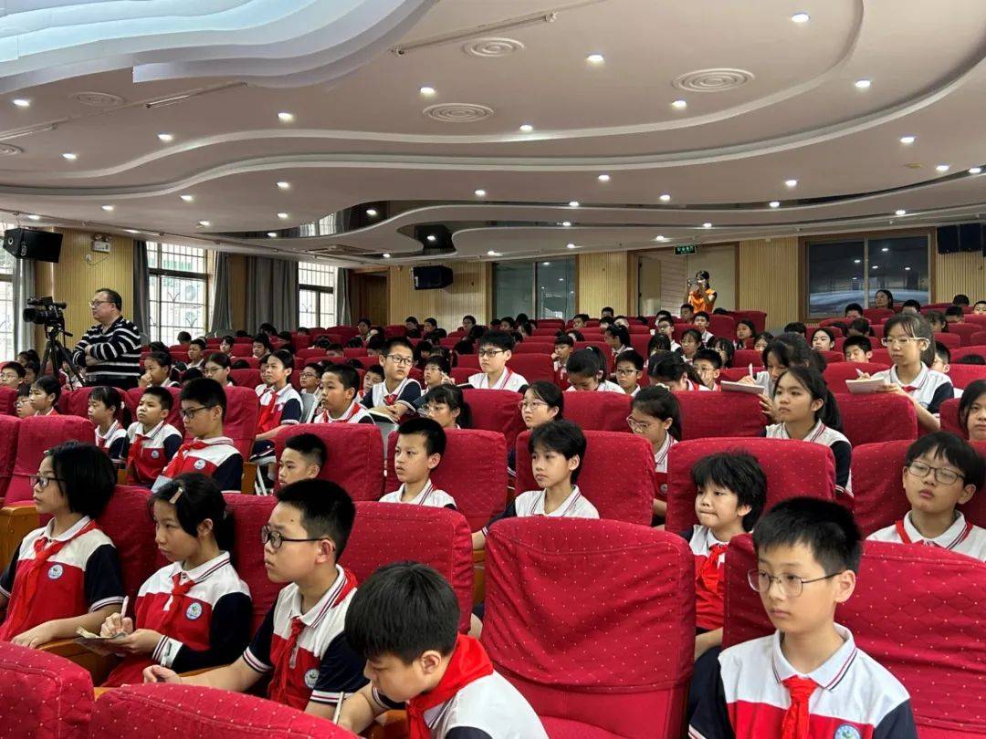 课震撼来袭,全校师生共筑禁毒防线——记里水中心小学禁毒教育活动
