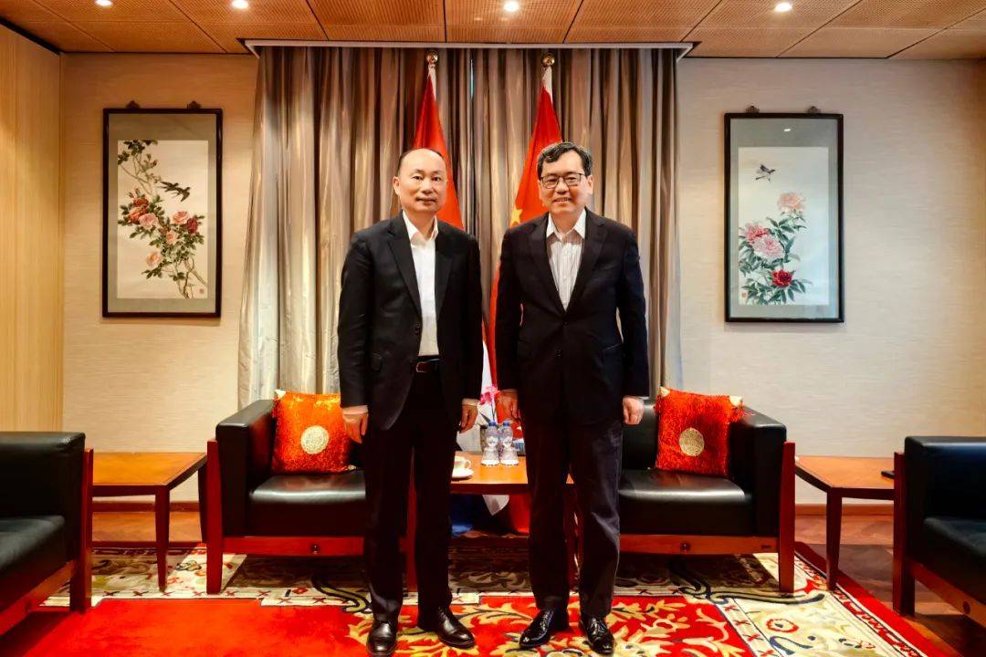 莫鼎革感谢中国驻荷兰大使馆对中国化学在荷企业的关心支持,表示中国