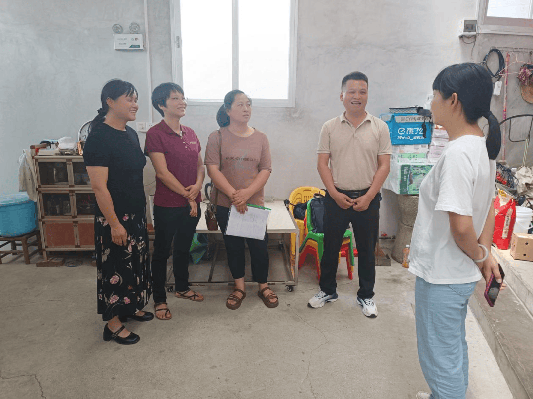 断保而发生的麻烦,5月8日,平和县医保局相关领导到九峰镇开展未缴费