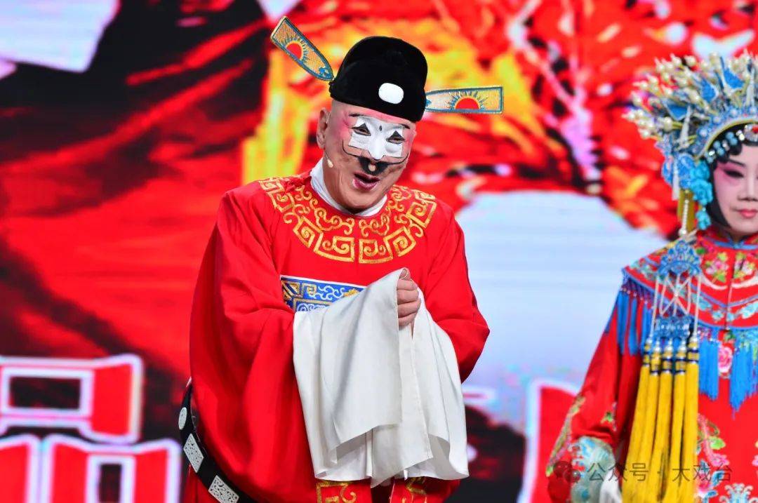 《大戏台》全新系列节目——"经典有约" 一同走进豫剧《七品芝麻官》