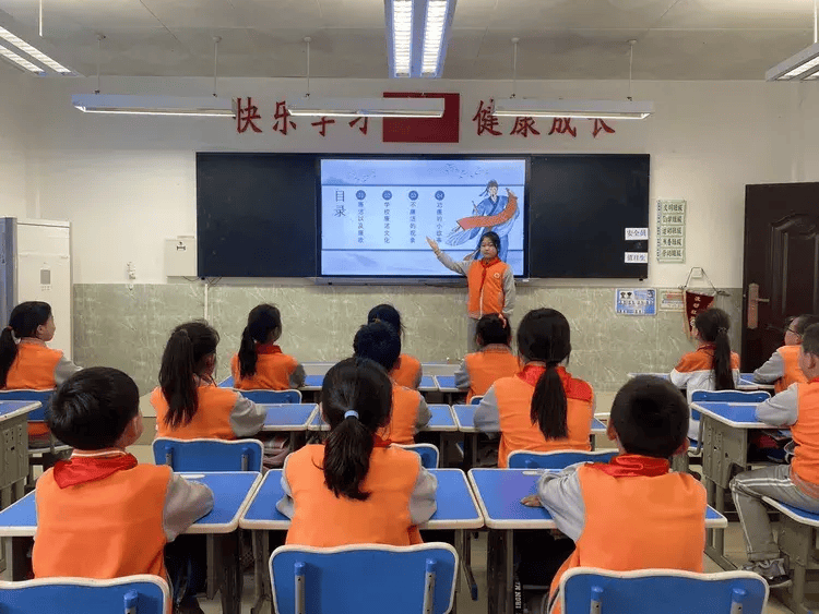 百度：2023一码一肖100准确-深圳一区教育局迎85后女“掌门”！