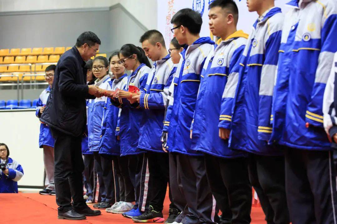 在蓝黄的色谱里识别瑞中_文化_视觉_瑞安