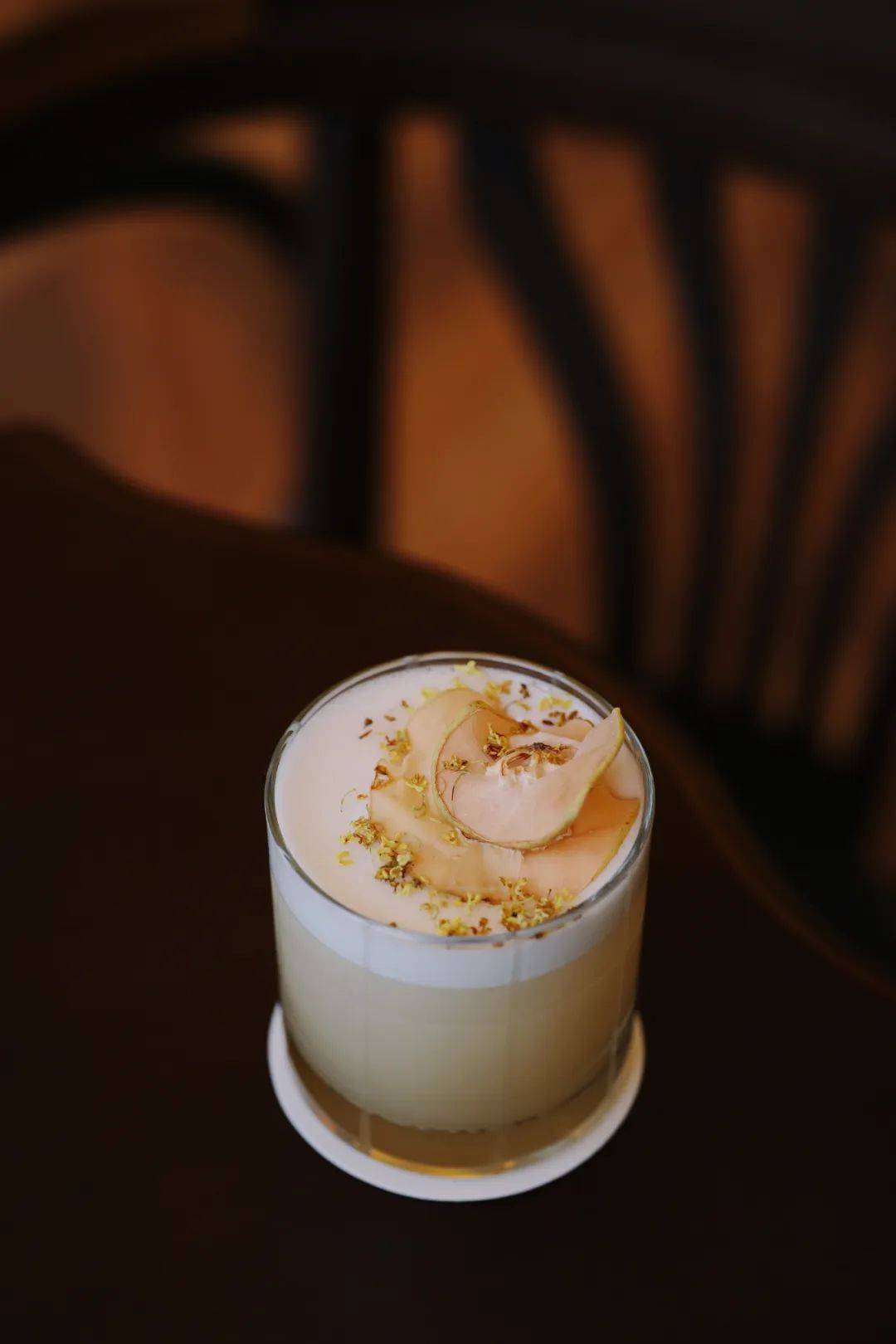 最初构思这杯酒正是因为店里的一个常客,对 grappa——一种意大利的果