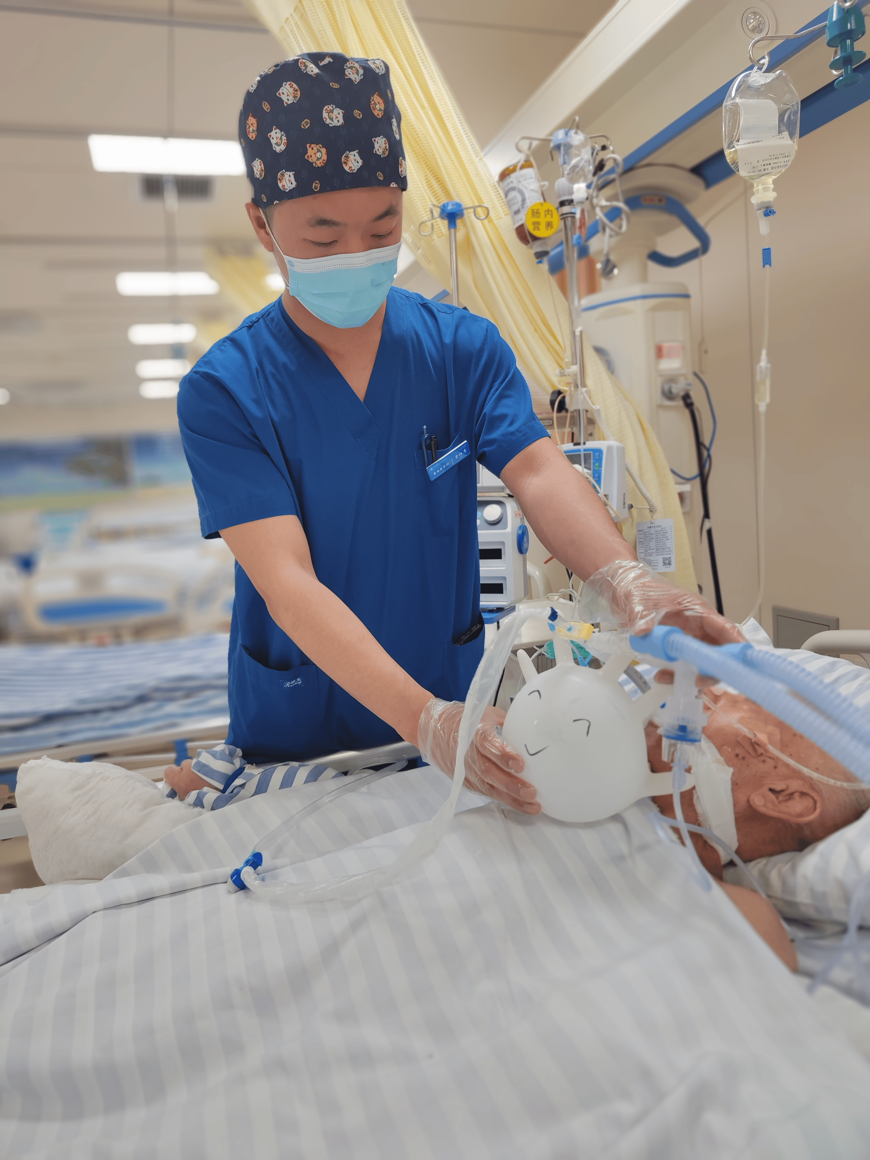 白衣风采!看看90后,00后的"男丁格尔"有多帅