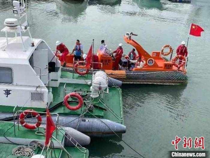 广西北海一船舶沉没 4名落水人员已获救