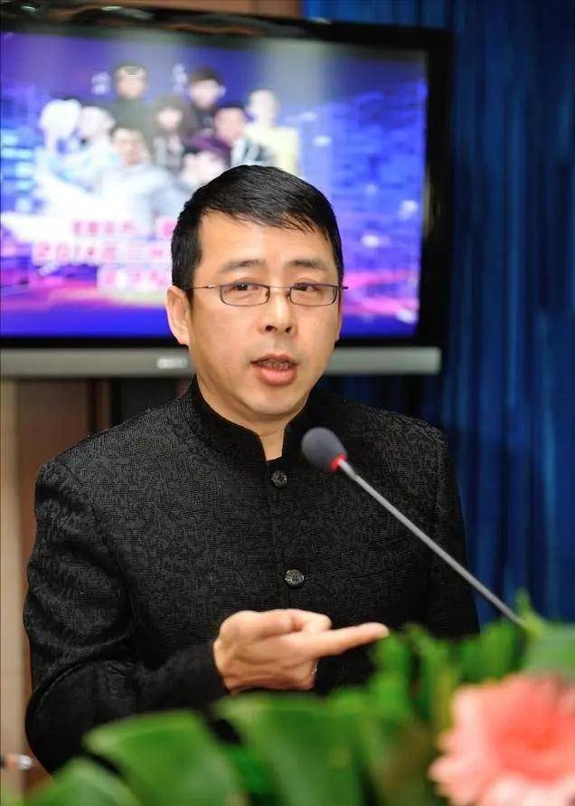 抹黑抗疫!央视名嘴阿丘却让中国向世界道歉,白岩松的痛批太解气