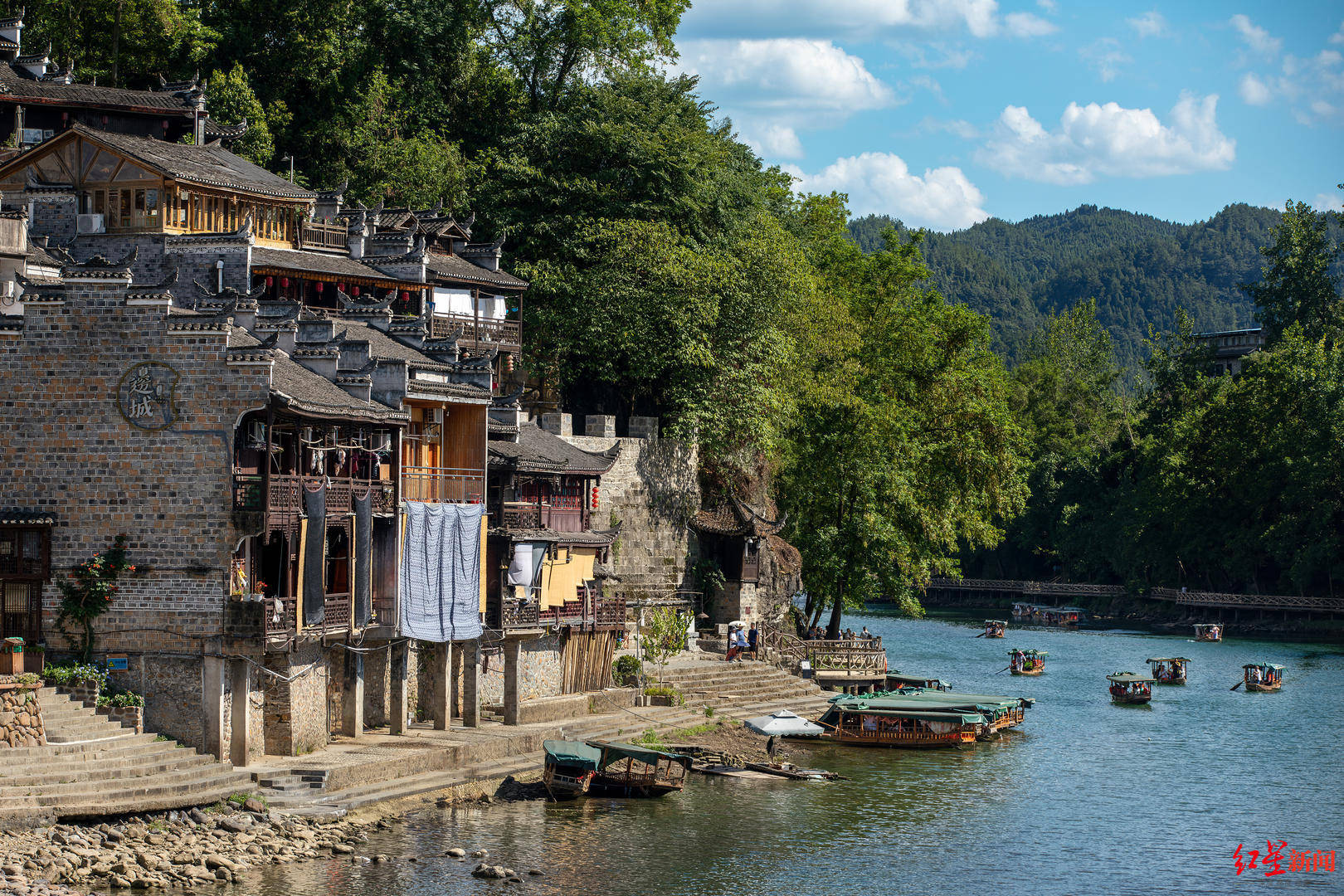 游走好县|"一脚踏三省"的花垣:在曾经的"锰三角"寻找沈从文的"边城"