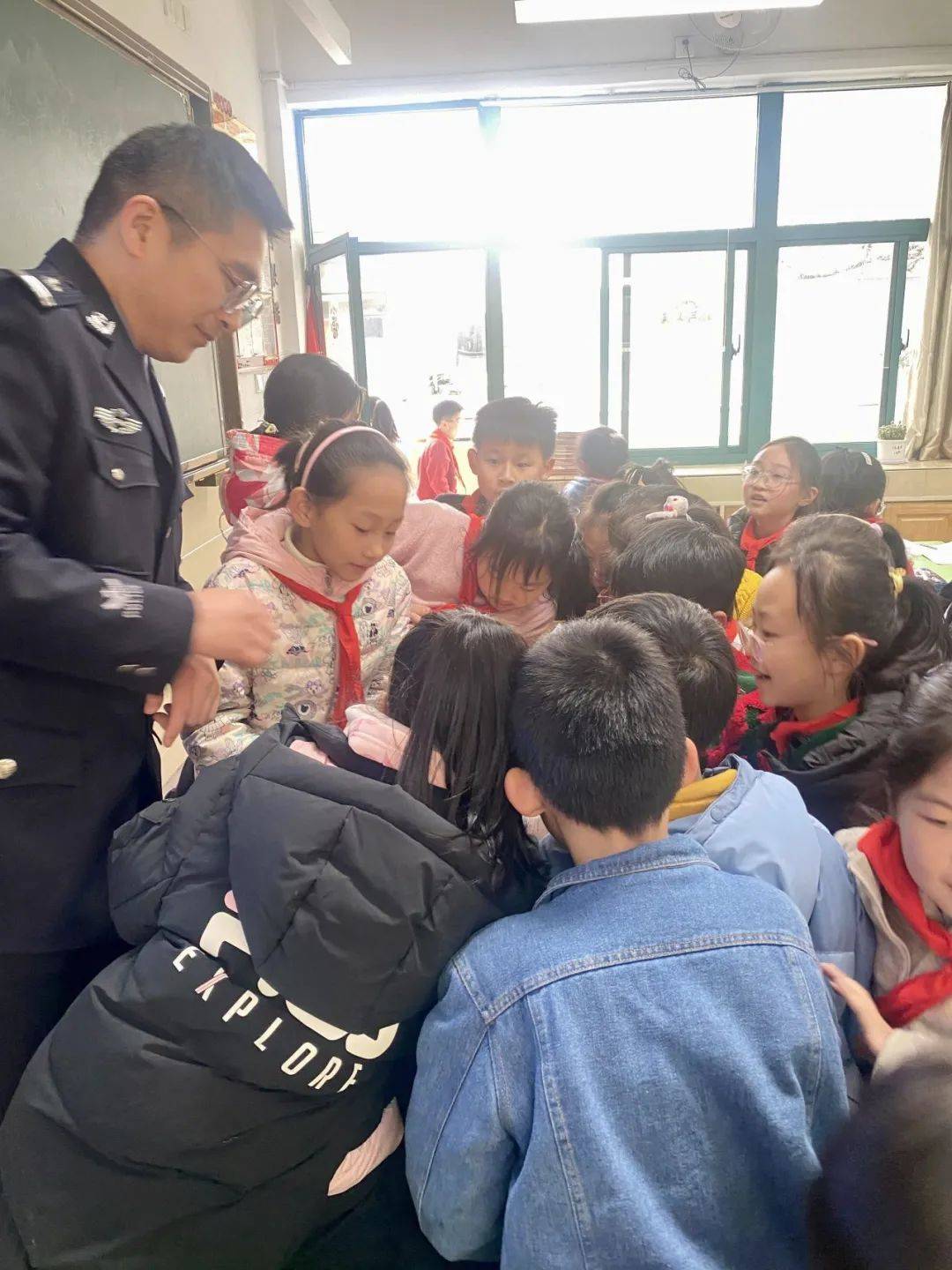 远离毒品——三(6)中队_爸爸_禁毒_冰毒