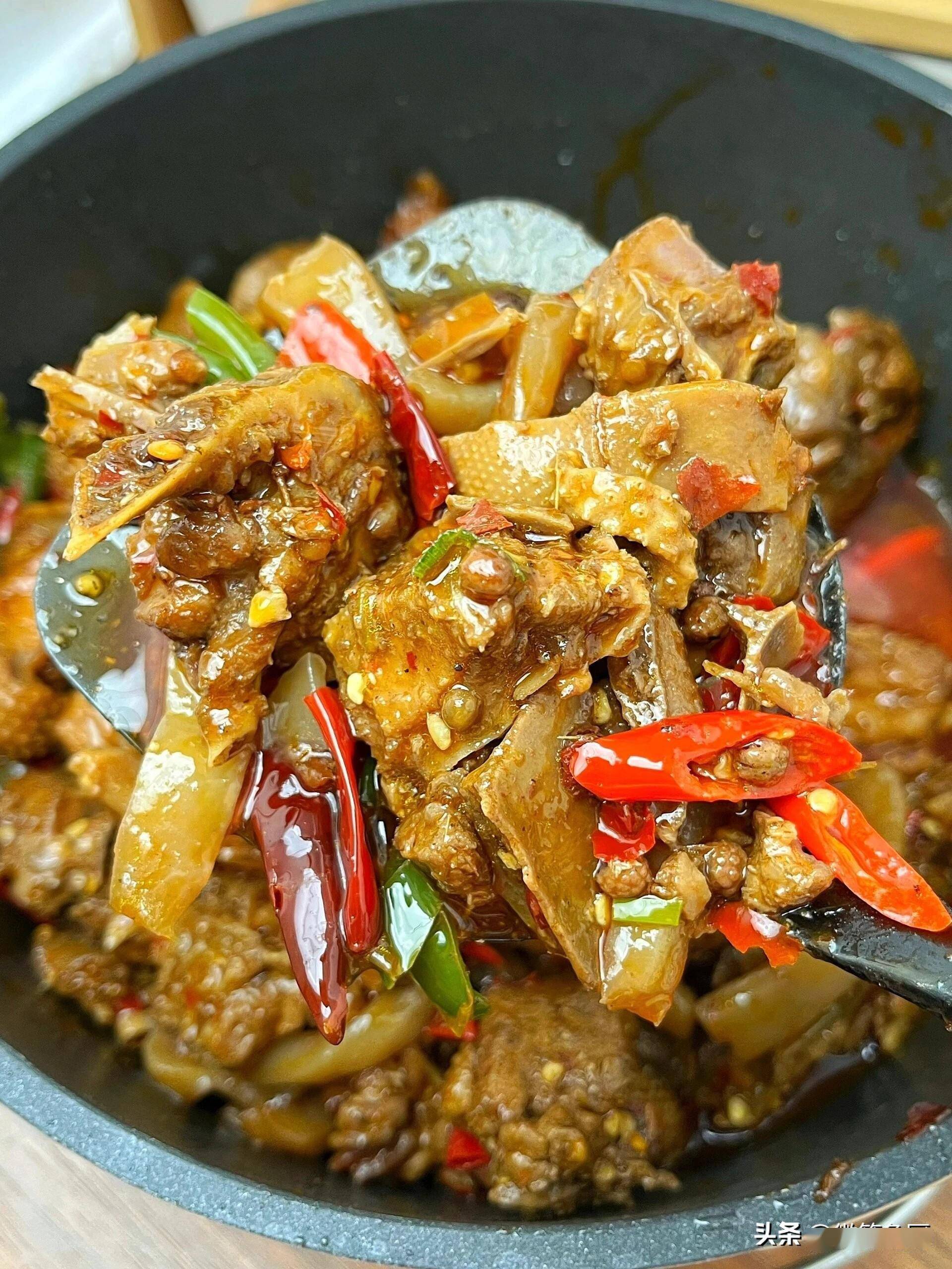 天热出汗多,建议大家多吃4道碱性菜,香辣开胃,元气满满过夏天