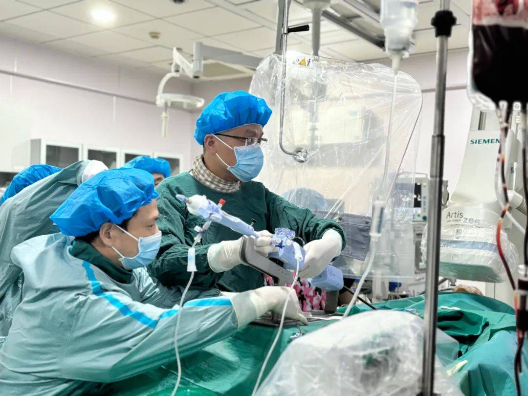 江苏首例|南京市第一医院陈绍良教授,张俊杰教授团队圆满完成江苏省