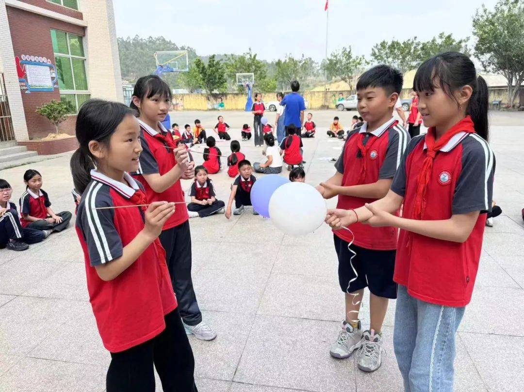 4月16日,晋江市磁灶镇志愿者协会携手磁灶镇洋宅小学,共同呈现了一场