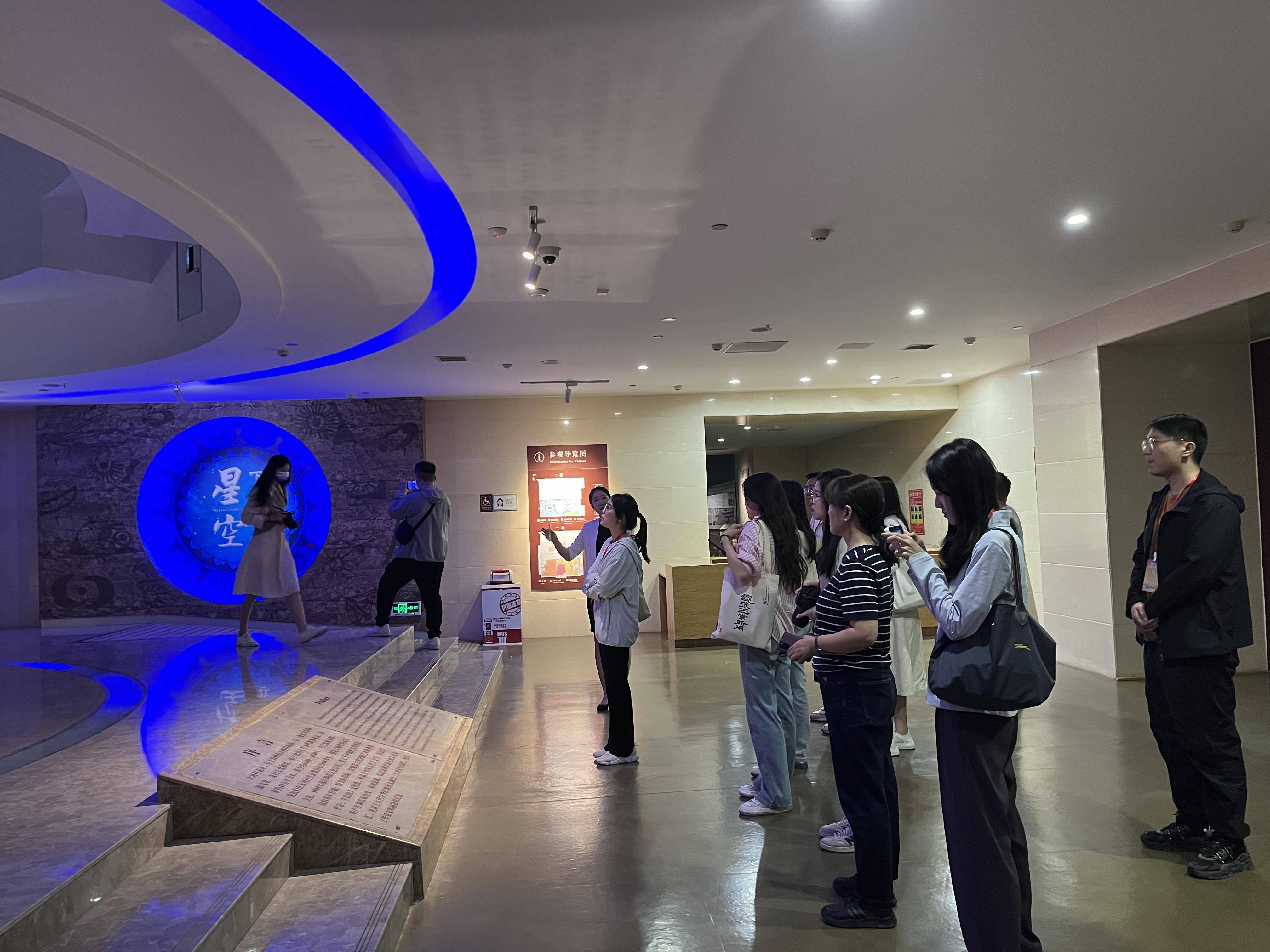 “行走河南·读懂中国”文物探源集中采访活动启动_文化_遗址_发展