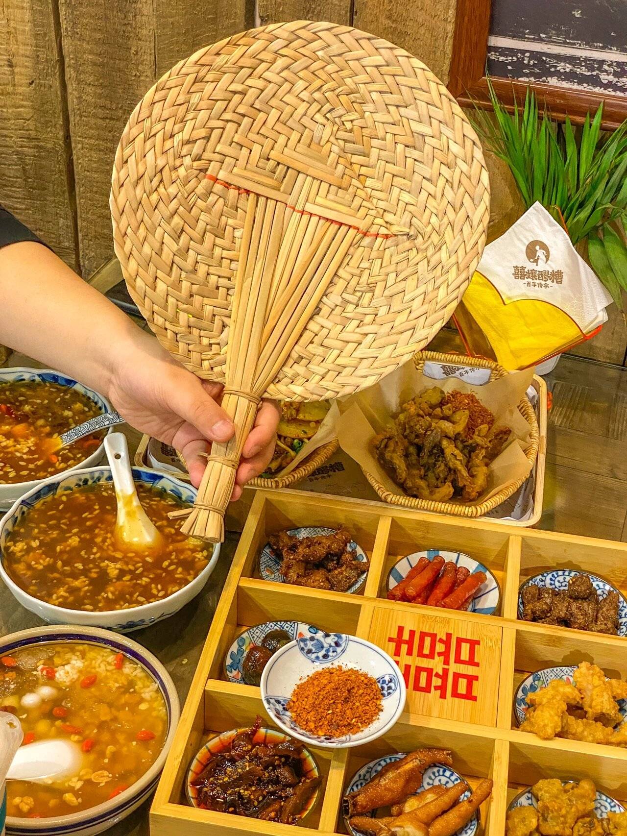 蓬莱到成都旅游报团价格,团费多少 ,人均1000元,【景点 美食 酒店