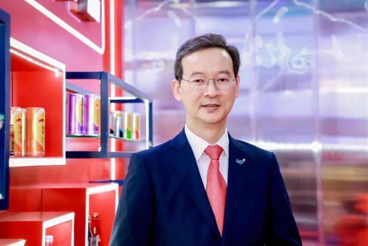 源起海南,誉满全球:红牛两代掌门人的中国心