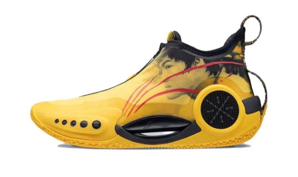 1 clot 死亡之吻同样的道理,这里有两双极具代表性的球鞋:到时候某鱼