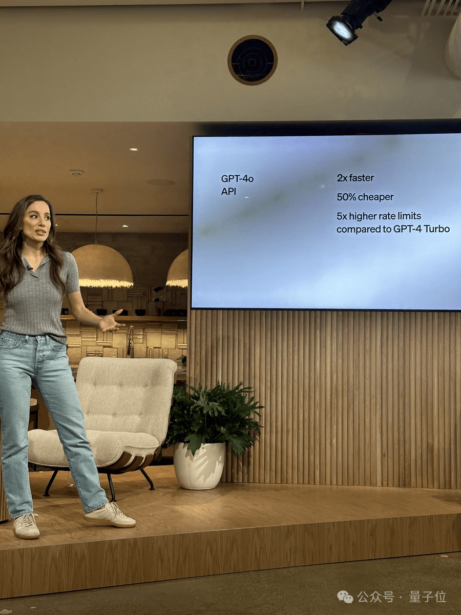 gpt-4o里的"o"是omni的缩写,也就是"全能"的意思,接受文本,音频和图像