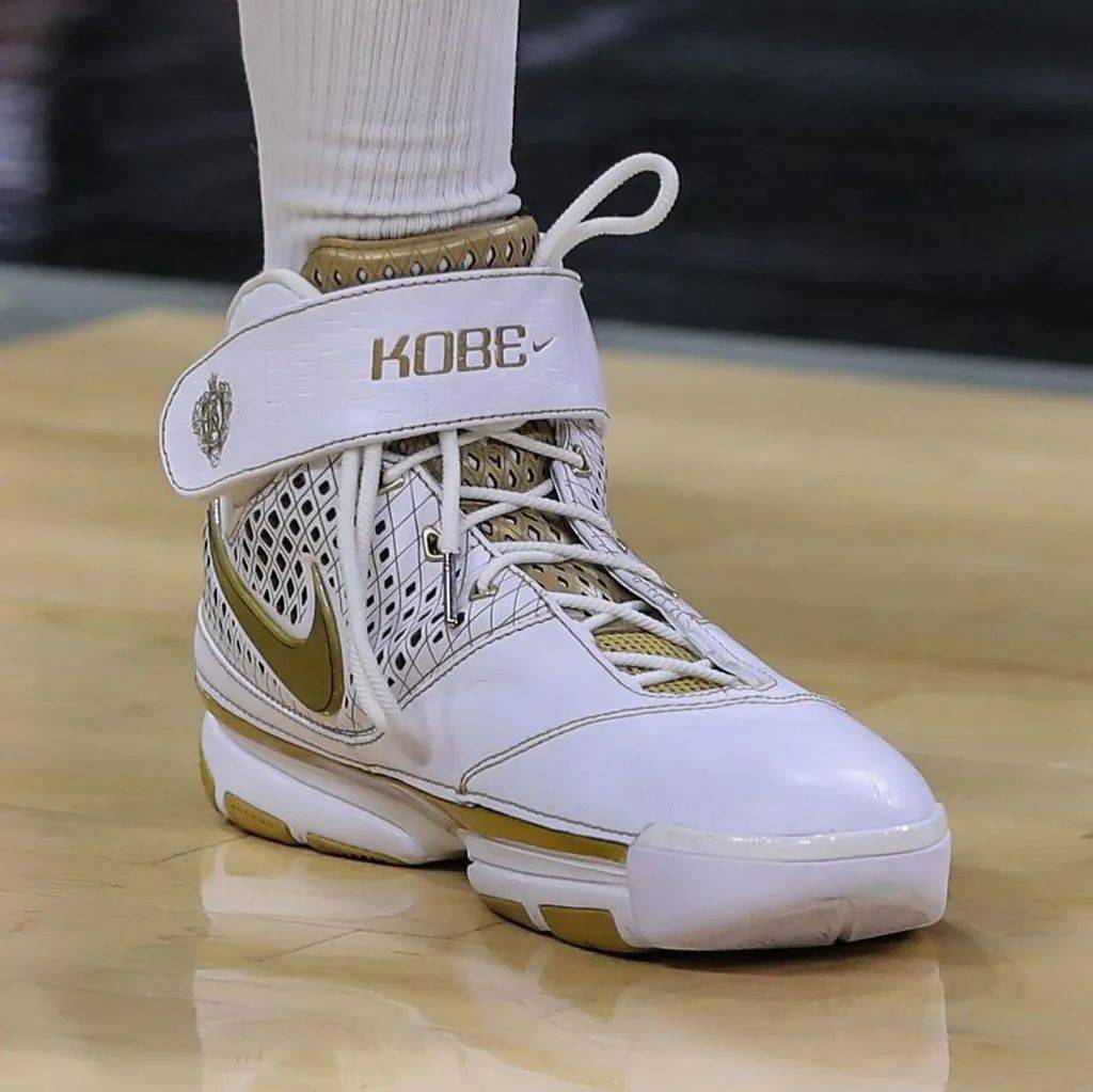 明年「科比全明星战靴」扎堆复刻?这些「元年配色」我全都要!